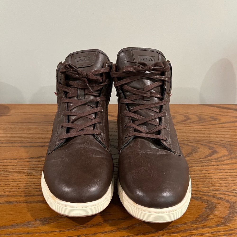 Levi’s high top shoes - Picture 2 of 4